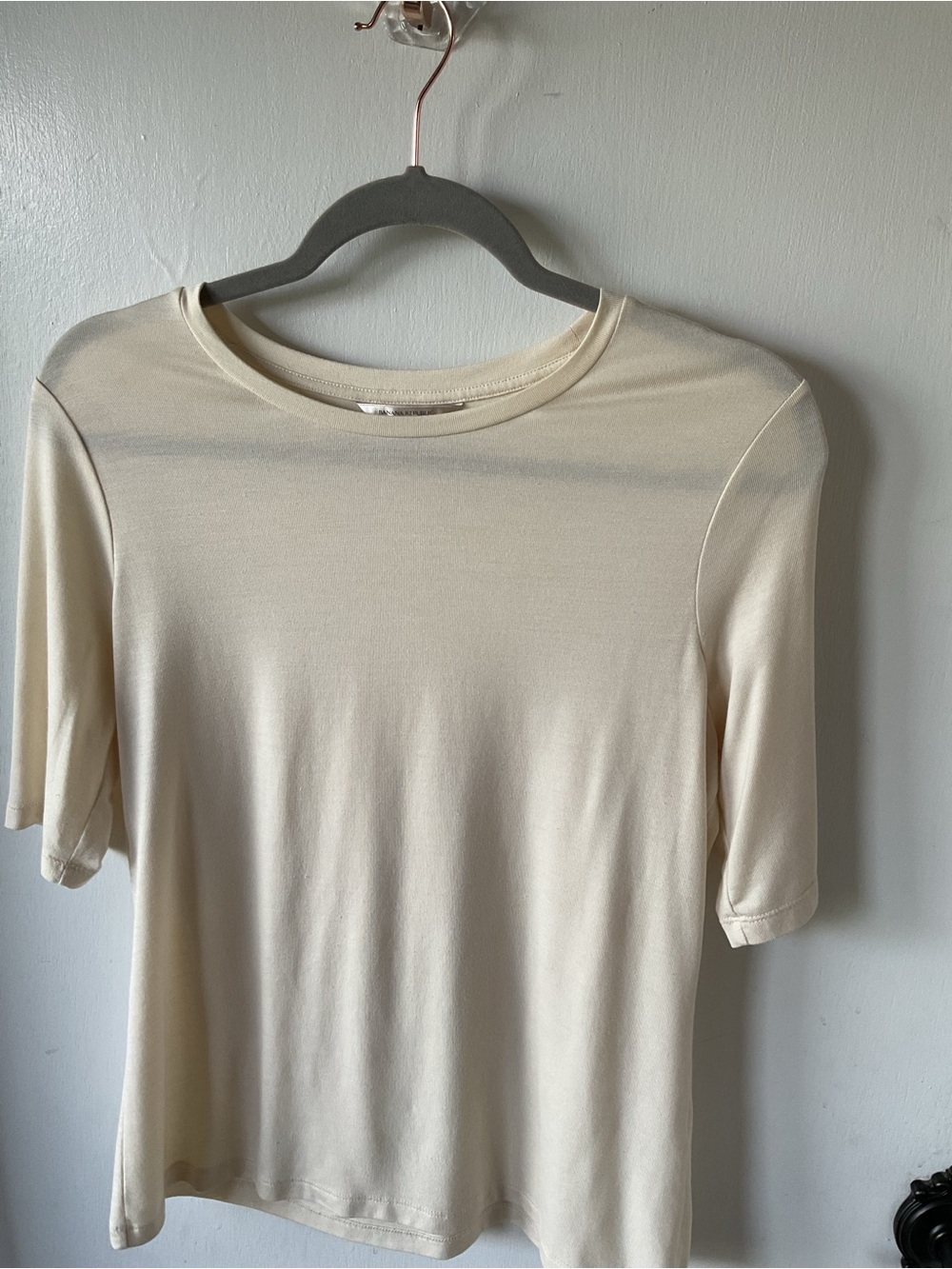 Bans Republic Women's Cream Short Sleeve Crewneck Top -Size L